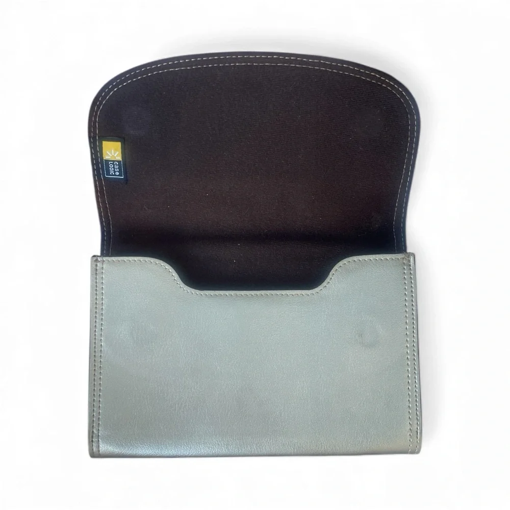 Elegant Gold Tone Faux Leather‎ Clutch with Magnet Closure